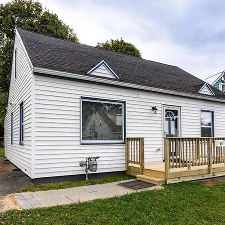 Charm Home Near Dwtn